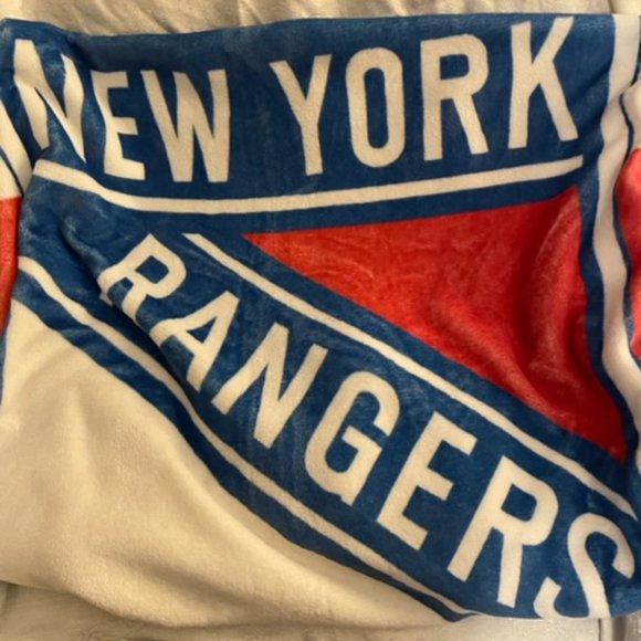 NY Rangers Season Subscriber Blueshirt Blue/White/Red Polyester Fleece Throw VGC - Picture 8 of 10